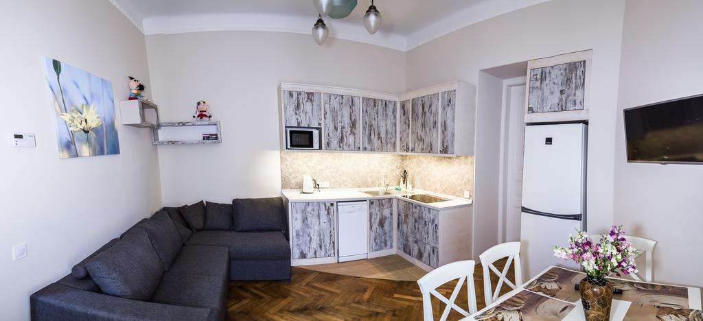 Apartments White House ลวีฟ ห้อง รูปภาพ