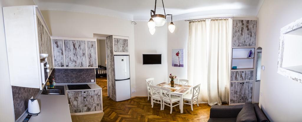 Apartments White House ลวีฟ ห้อง รูปภาพ