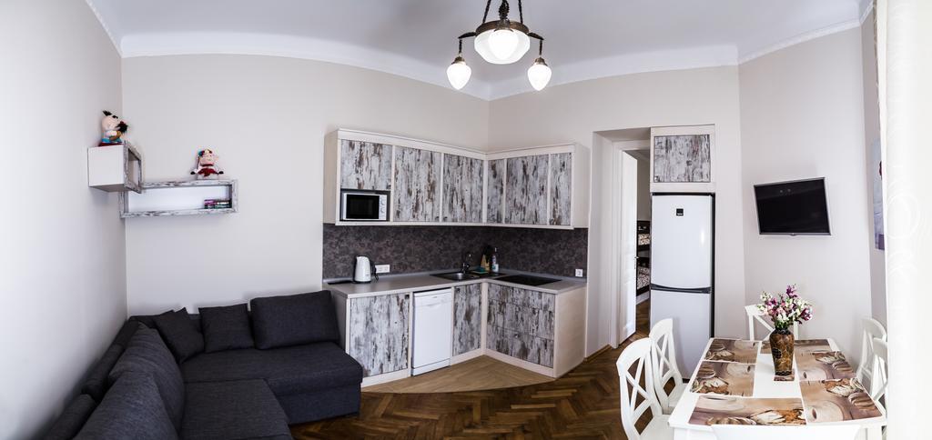 Apartments White House ลวีฟ ห้อง รูปภาพ