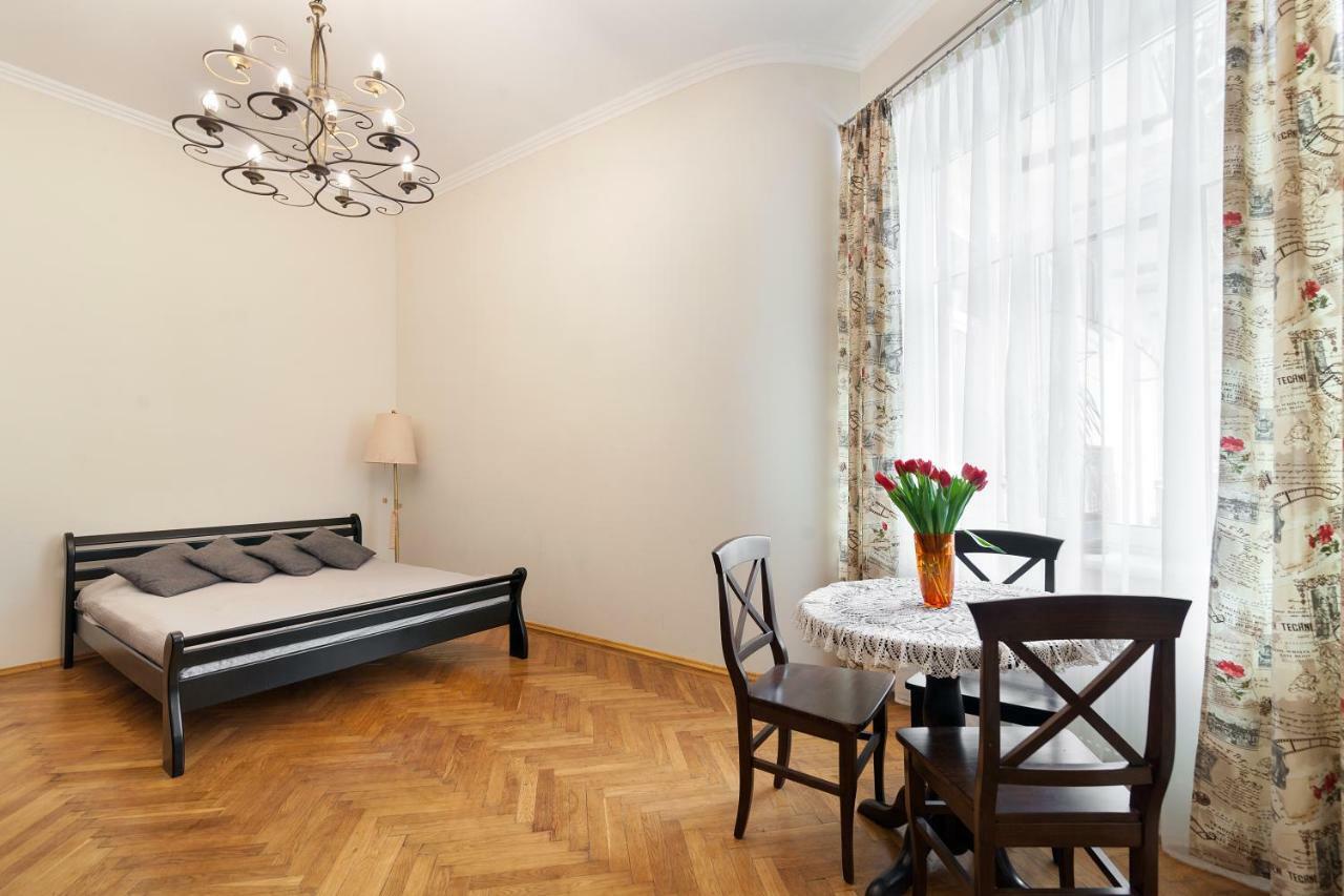Apartments White House ลวีฟ ภายนอก รูปภาพ